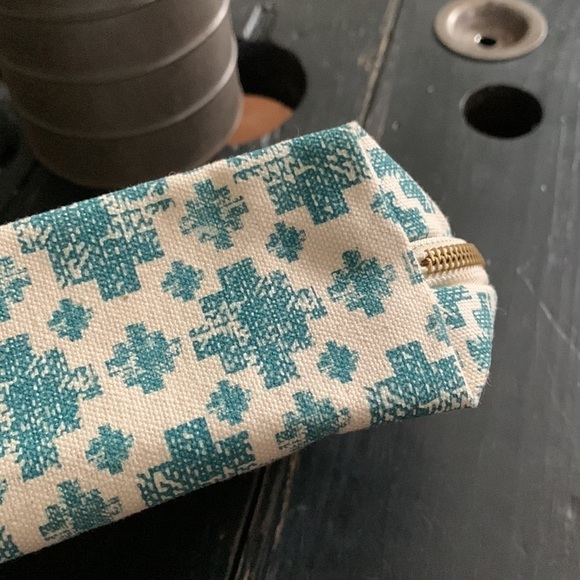 NWOT FEED 10 for Clarins Cosmetic Pouch - Picture 9 of 12